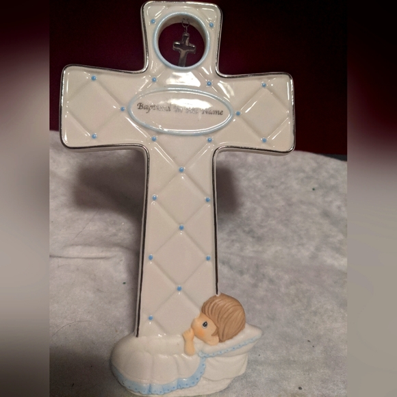 ❄️ Precious Moments Boy's Baptism Cross - Picture 1 of 4